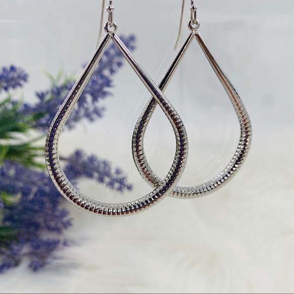 Apt. 9 Silver Drop Dangle Style Earrings - Picture 3 of 6